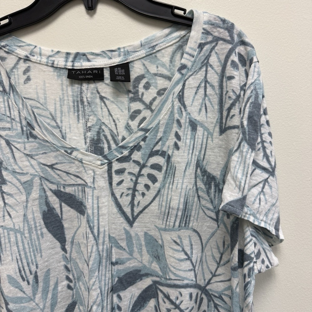 Tahari 100% Linen Top Womens 2X Blue Tropical Leaf Print V Neck Blouse - Picture 2 of 9